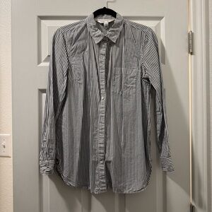 Old Navy Blue and White Casual Button Down Shirt